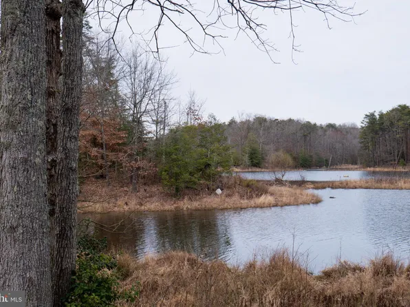 100 Gateway Dr, Fredericksburg, VA 22405