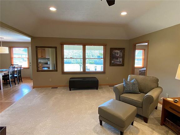 5th image of 1175 Woodridge #234