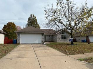 424 S Southgate Dr, Nixa, MO 65714
