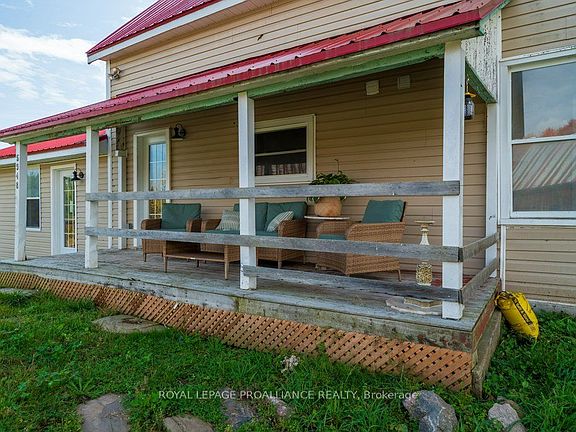3rd image of 5948 Ardoch Rd