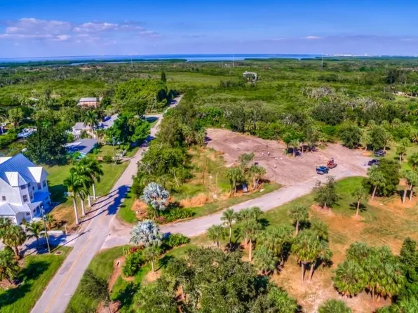 1910 Kennedy Ct, Terra Ceia, FL 34250