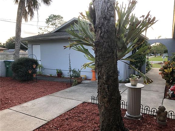 4th image of 1345 E Evans Cir