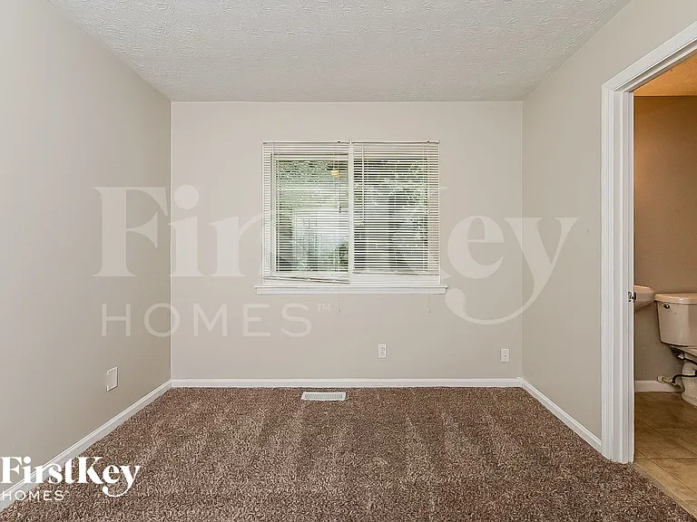9075 Gatewood Dr — Photo 10