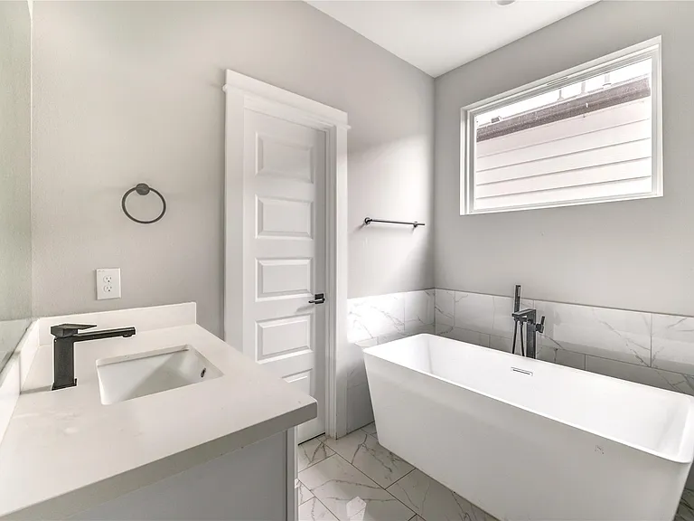 4220 McKinley St — Photo 34