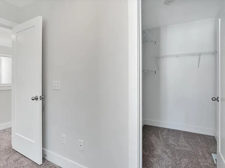 2866 Worth Dr — Photo 23