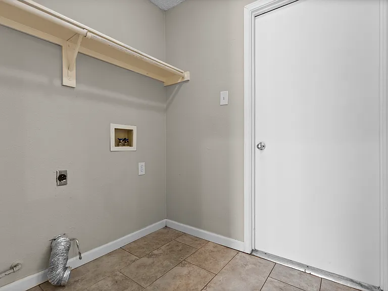 2847 Red Oak Dr — Photo 22