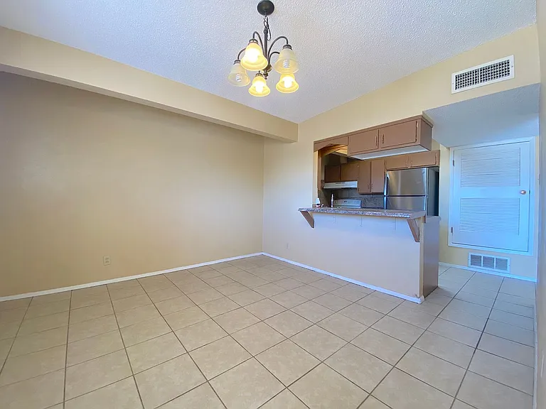 6041 Redstone Ln — Photo 7