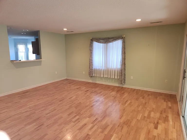 1105 Estate Dr — Photo 12