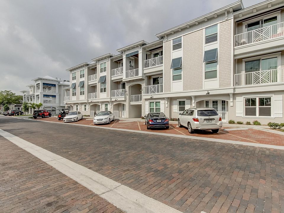 1st image of 101 2nd Ave N #203