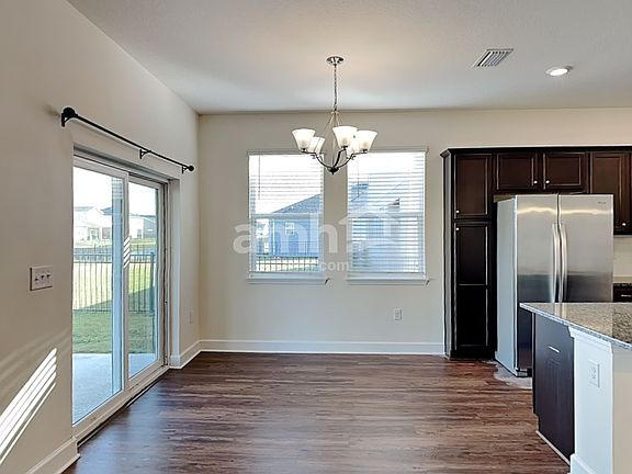 5th image of 406 Pine Terrace Dr