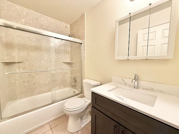 4th image of 125 N Fremont St APT 4