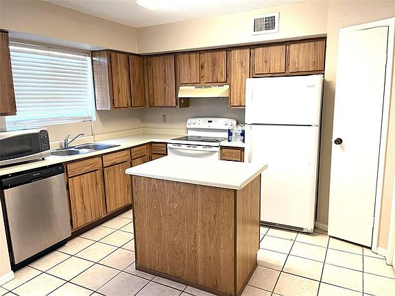 3rd image of 1500 Bay Area Blvd #148