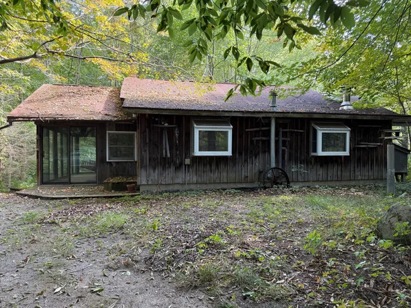 369 65th St, South Haven, MI 49090