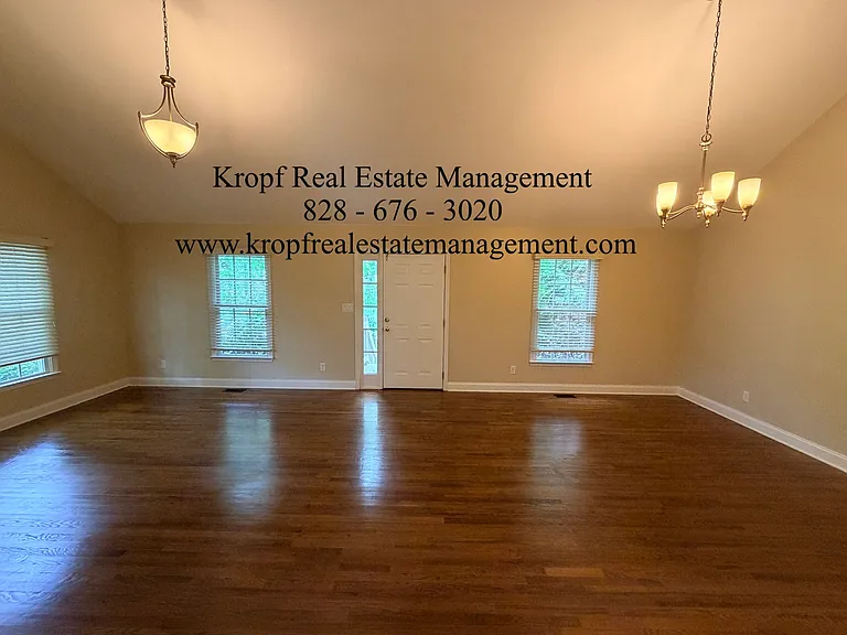 55 Round Top Rd — Photo 3