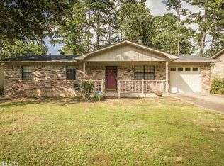 12614 Valleywood Dr, Little Rock, AR 72211