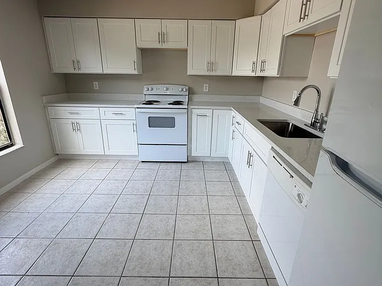 5483 Decatur St — Photo 5