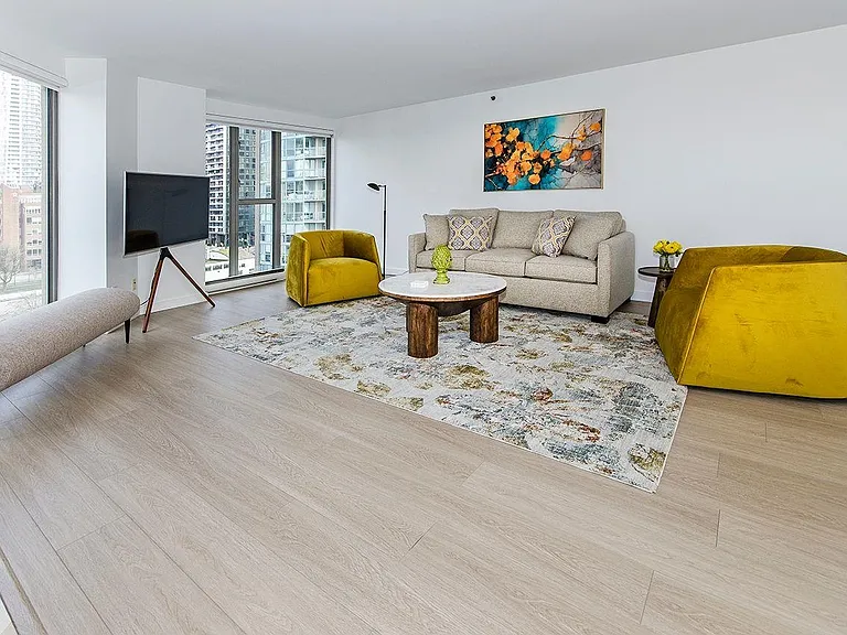 1000 Beach Ave #1305 — Photo 4