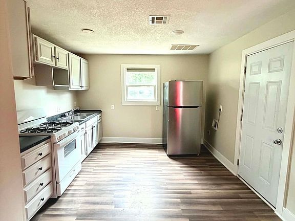 2nd image of 2966 S Davidson St