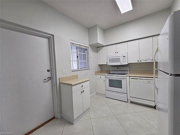 4th image of 8408 Bernwood Cove LOOP #1710