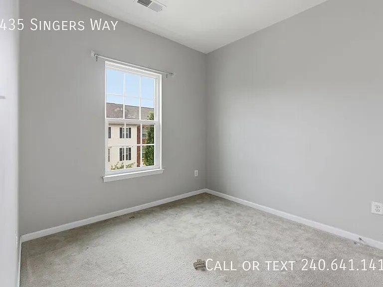 7435 Singers Way — Photo 15
