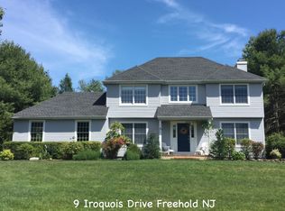 9 Iroquois Dr, Freehold, NJ