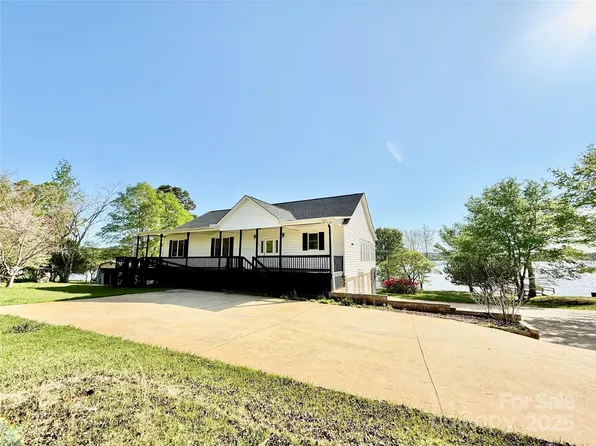 749 Shangri La Dr, Winnsboro, SC 29180