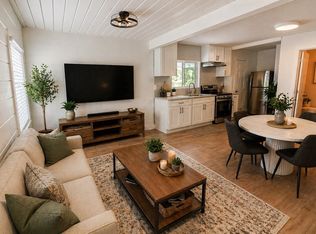 22157 Clarendon St #B, Woodland Hills, CA 91367
