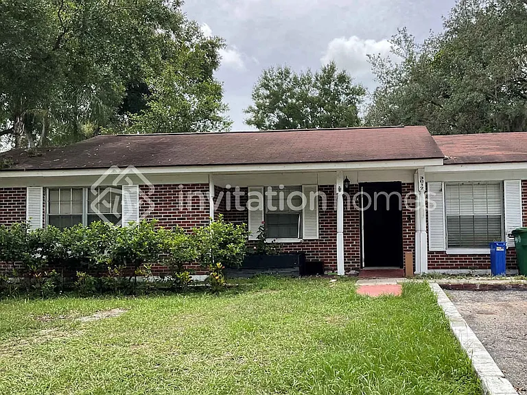 3012 E Waters Ave — Photo 1