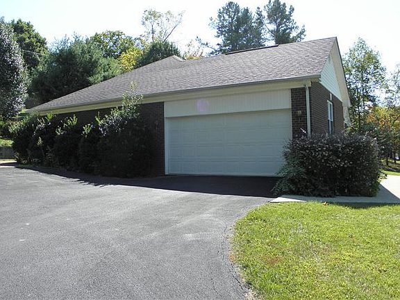 4th image of 204 Chinook Dr