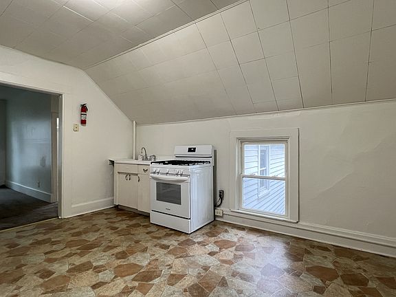 5th image of 1258 University Ave #2