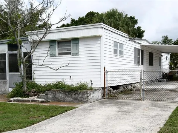 714 Driftwood Ln, Tarpon Springs, FL 34689
