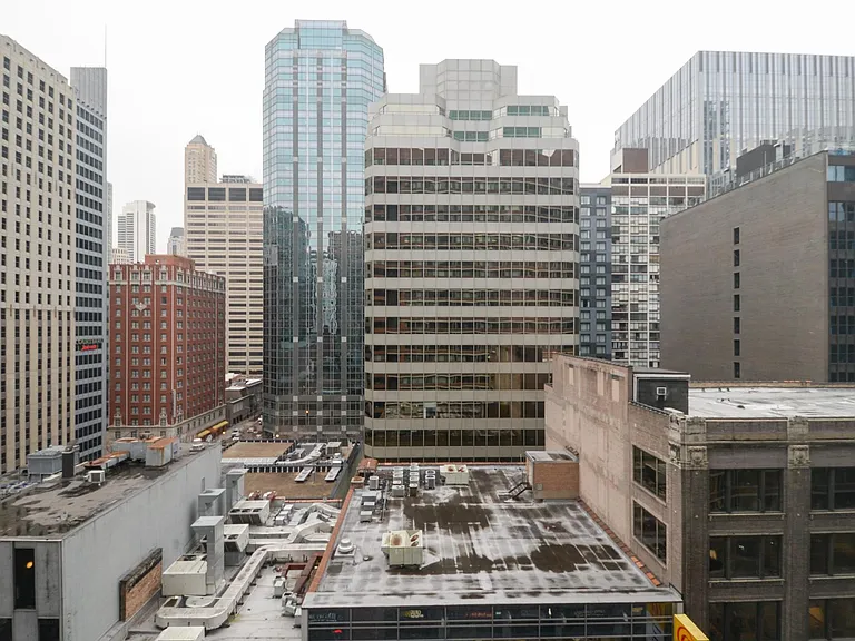 211 E Ohio St #1406 — Photo 10
