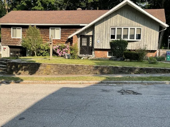 53 Fairfield St, Worcester, MA 01602