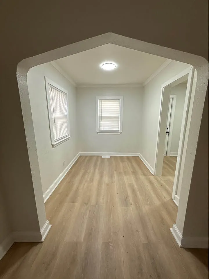 2 bed, 1229 sqft, $1,300 — Photo 4
