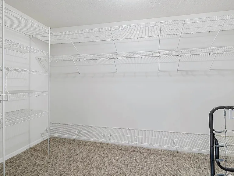 1119 W 8th St — Photo 13