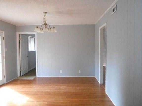 2nd image of 4009 Poinsetta Dr