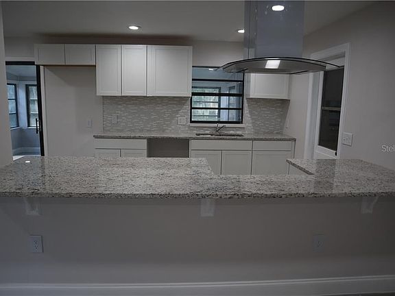 5th image of 13 Lilac Dr