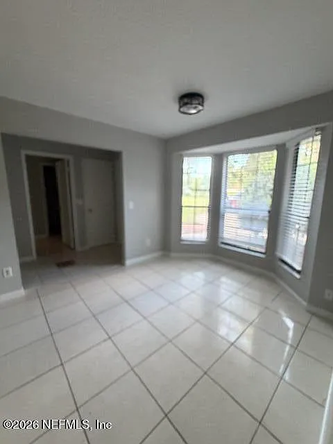3 bed, 2.0 bath, 1347 sqft, $2,200 — Photo 4