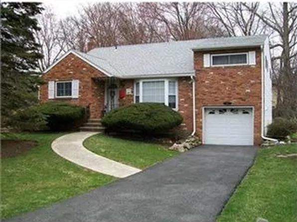 191 Center St, Pearl River, NY 10965