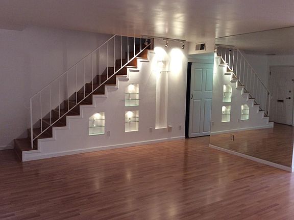 Wall mirror