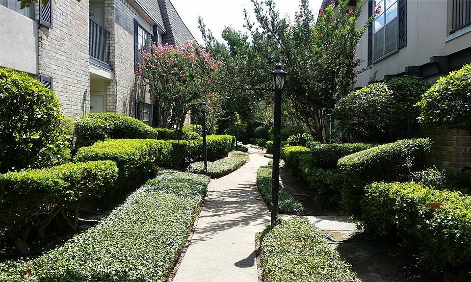 1st image of 1809 Stoney Brook Dr APT 101