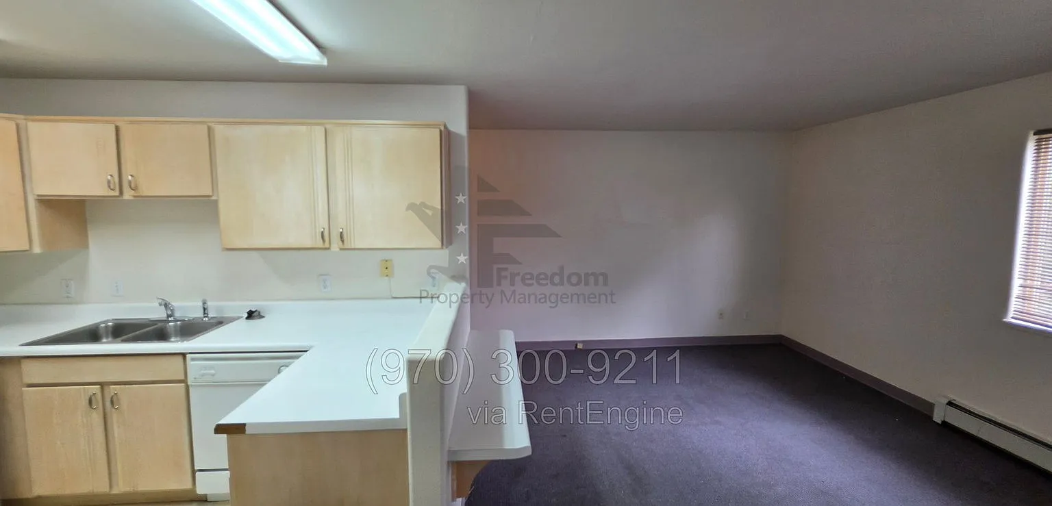 2 bed, 1.0 bath, $1,250 — Photo 2