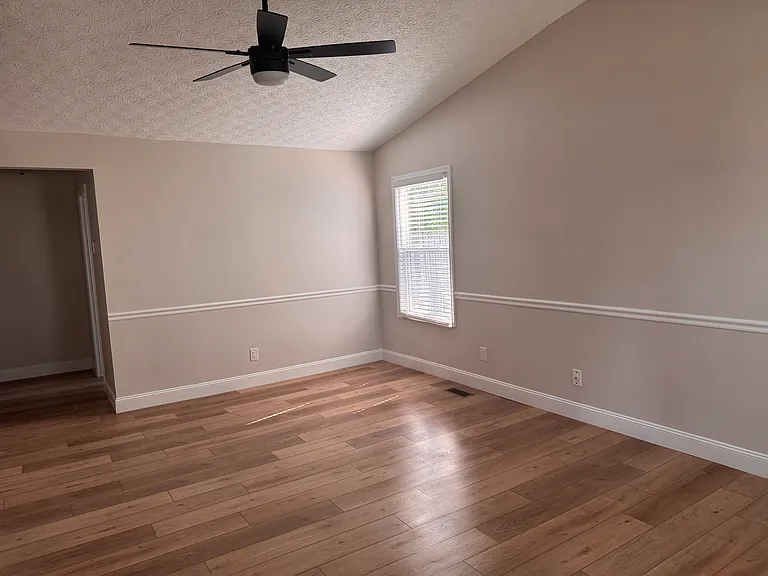 1201 Clement Dr — Photo 7