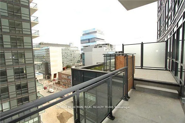 460 Adelaide St E #1018 — Photo 11