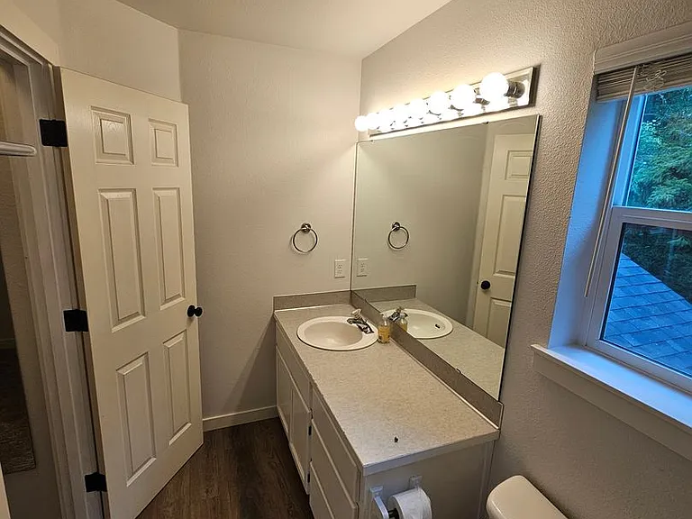 1574 SE Nylace Ln — Photo 23