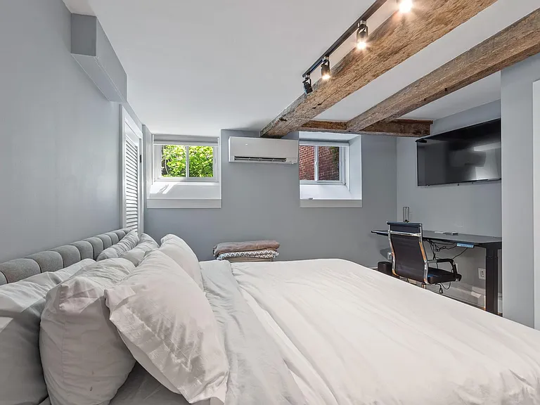 21 Harvard St #1 — Photo 14
