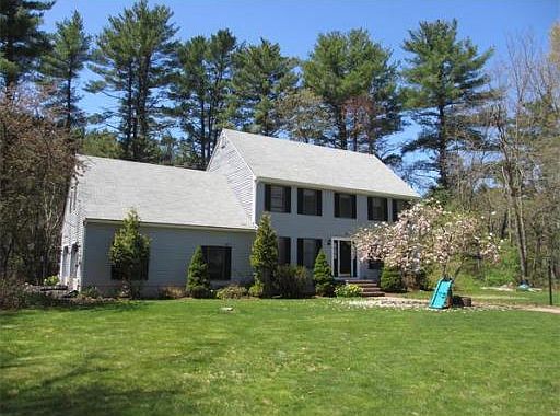 3rd image of 105 Wintergreen Dr