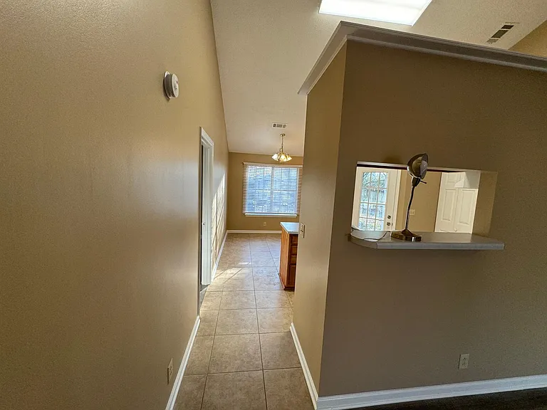 612 N Stonegate Dr — Photo 4