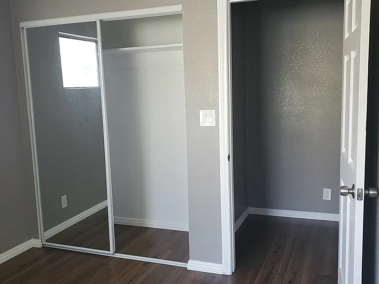 902 N Pass Ave — Photo 25