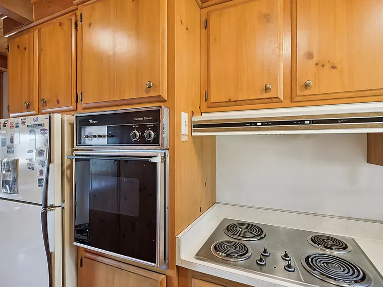 280 Old County Rd — Photo 18